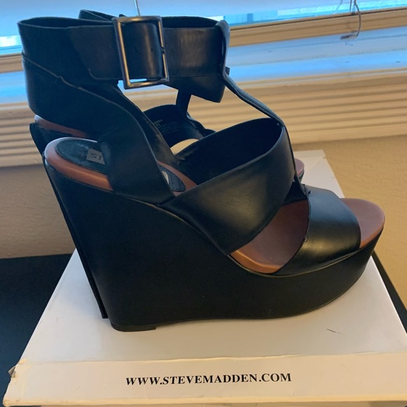 Steve Madden wedge size 8 - Picture 2 of 4